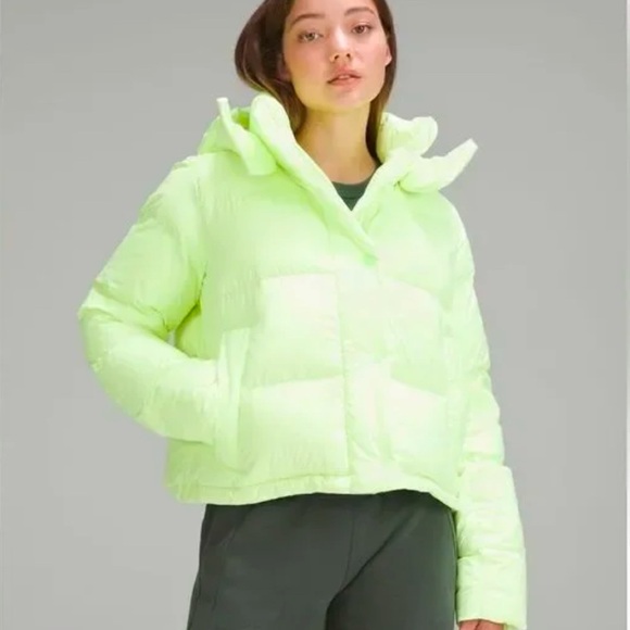 Lululemon Wunder Puff Jacket Size 6 in Neon Yellow - Picture 2 of 4